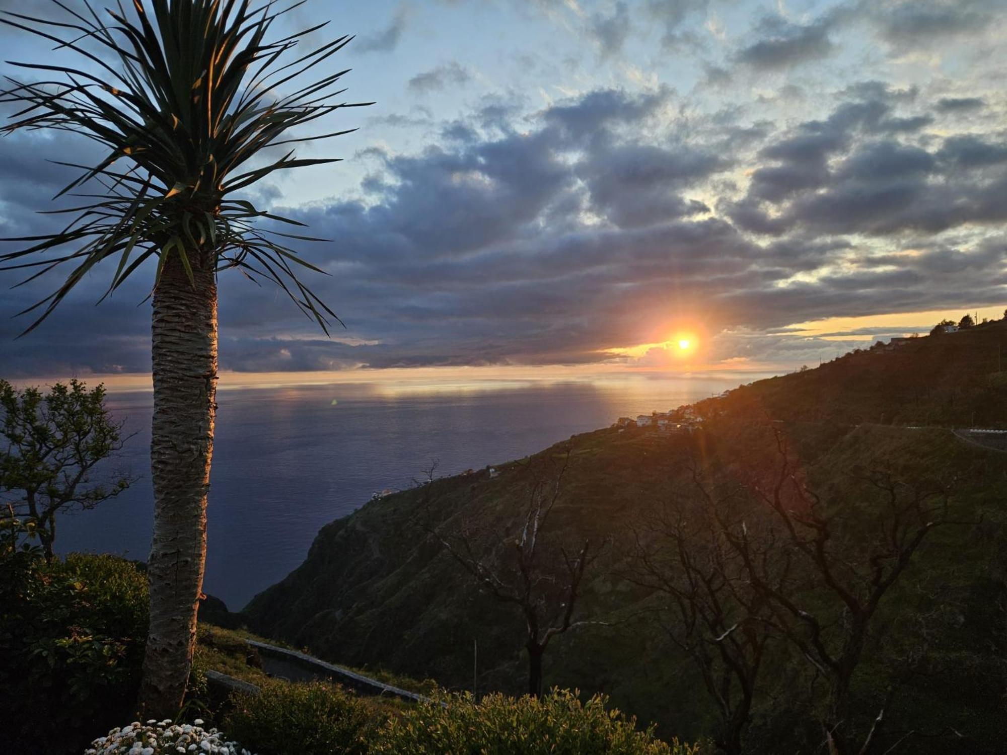 דירות Fajã da Ovelha Sunset Refuge מראה חיצוני תמונה